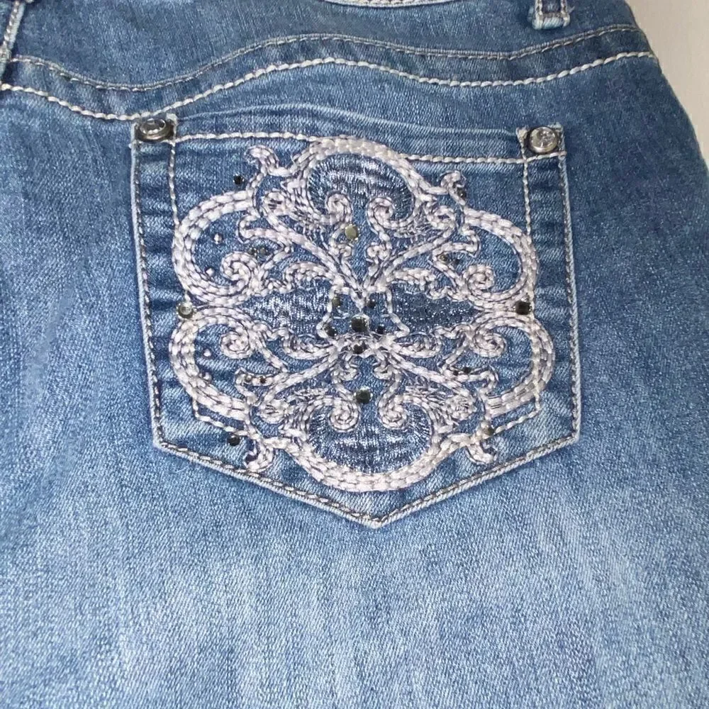 American vintage embroidered pocket jeans